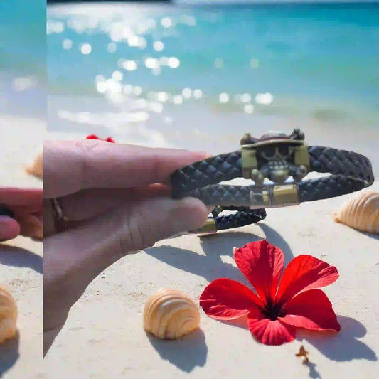 Bracelet Pirate Tendance – Cuir Noir| Style manga La Réunion - reunivente.re