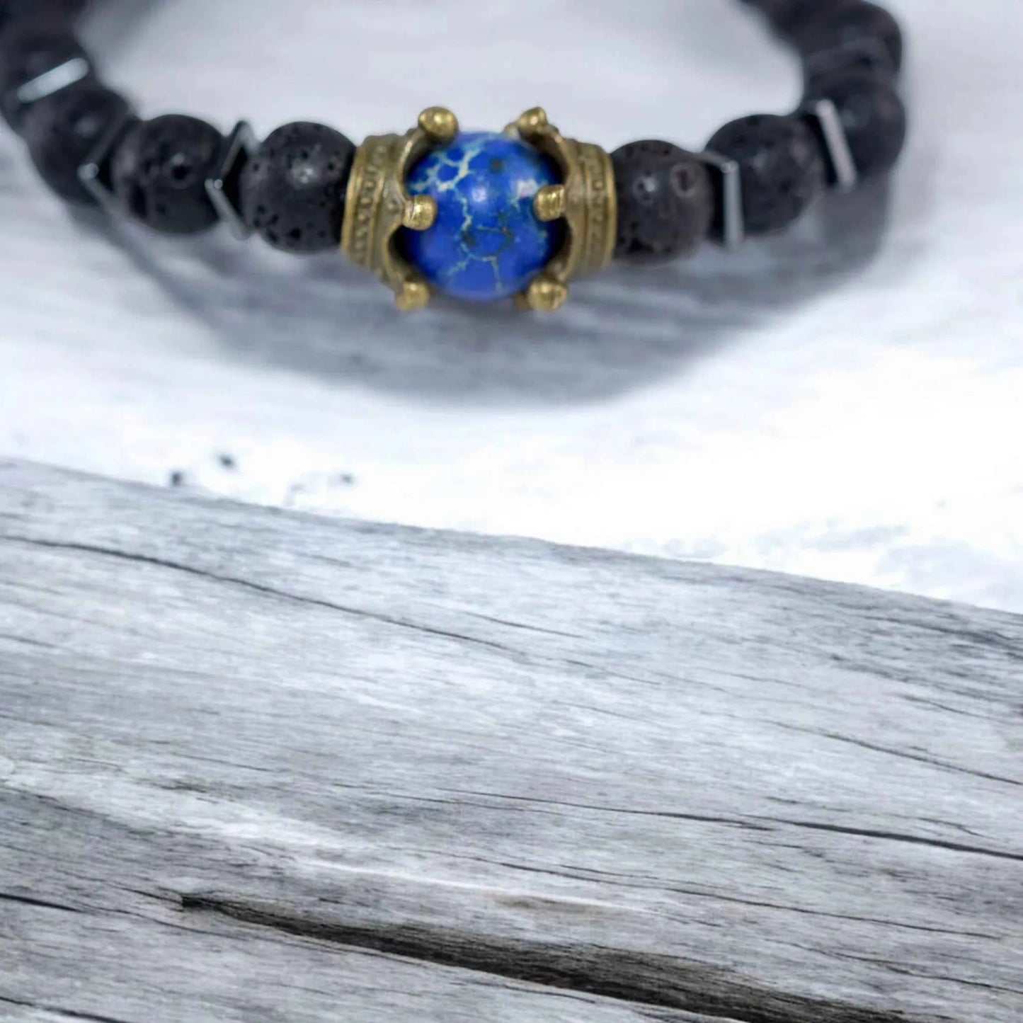 Bracelet Homme Pierre de Lave et Lapis Lazuli Couronne - Bijou Volcanique La Réunion
