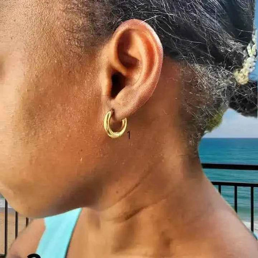 Boucles Créoles Dorées Ø1cm en Acier Inoxydable - Bijoux Saint Denis Élégance Tropicale - Reunivente.re