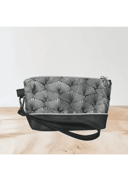 Pochette Noir Élégante Motif Graphique Art Déco - Simili Cuir avec Dragonne - Reunivente.re