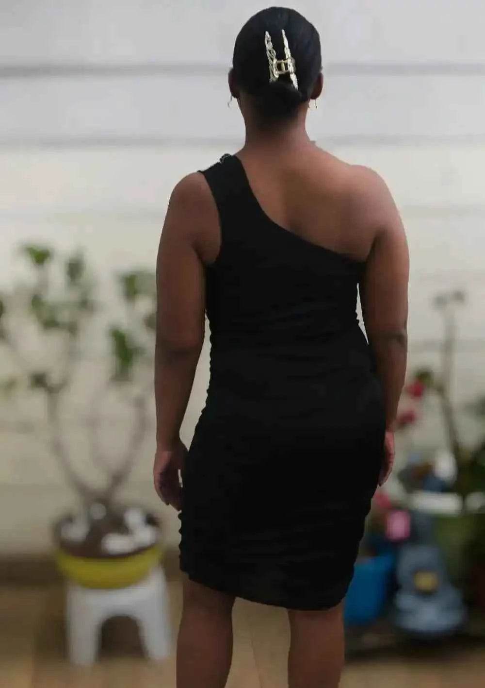 Robe de soirée noire asymétrique – Taille unique en viscose élégante - Reunivente.re